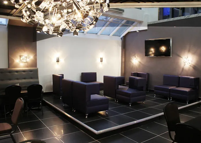 Lelux Hotel Montreal